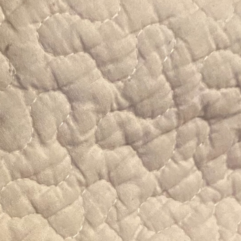 Ruffled Quilt Set - Picture 6 of 6